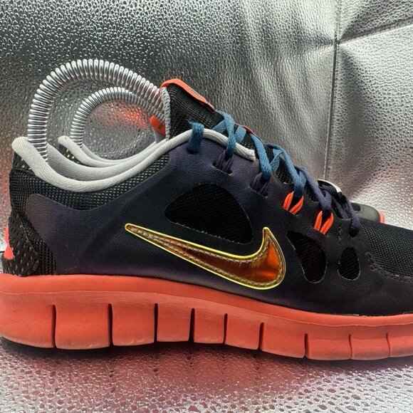 NIKE FREE 5.0 DB (GS) JAKE WOLF GREY-CRIMSON SZ 5.5Y-WOMENS SZ 7 - Picture 2 of 11